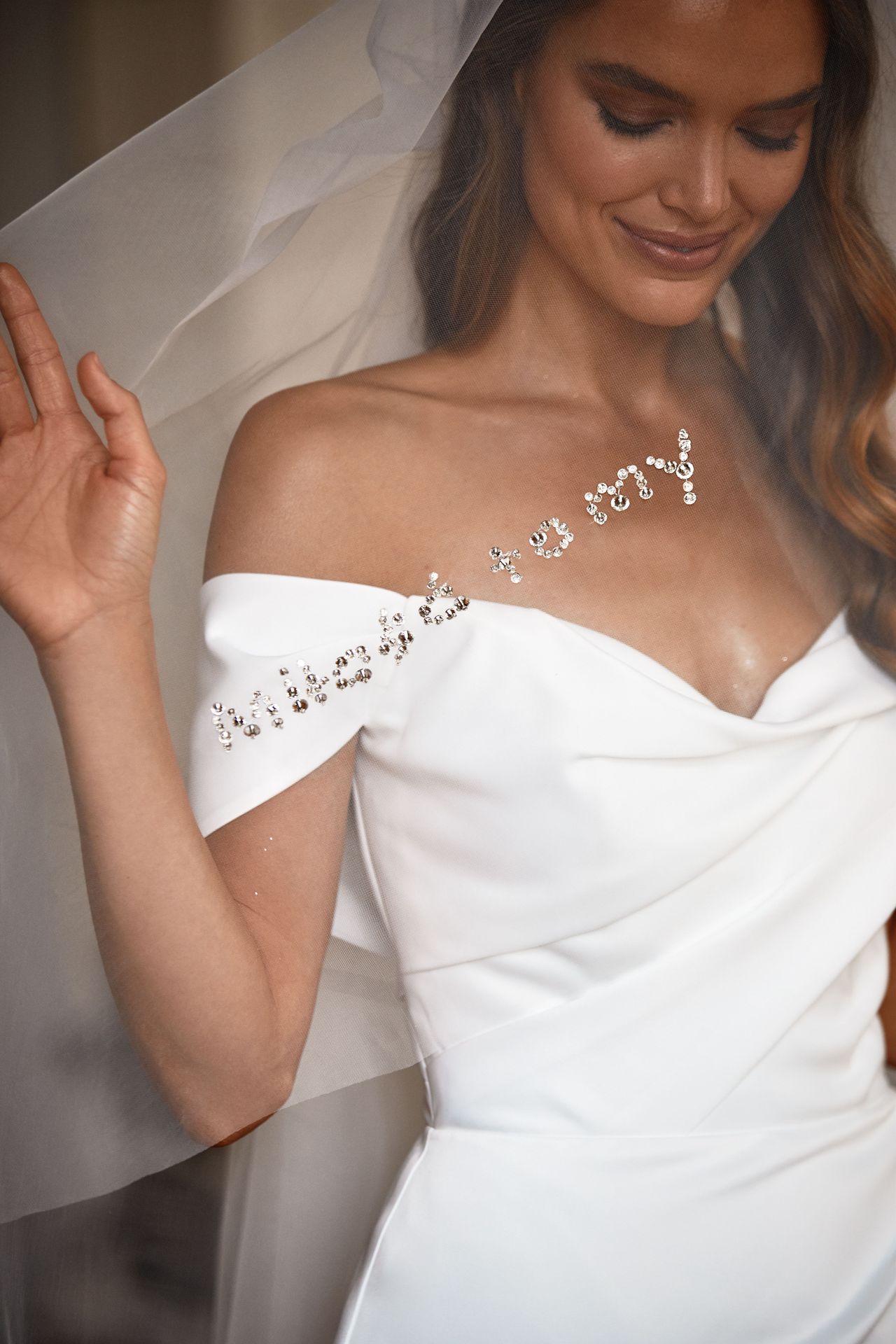 Tulle veil with crystal beading (Miłość to my).jpg