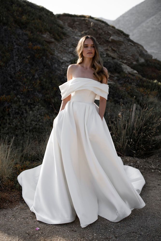 milla nova off the shoulder wedding dress Ottilie - Wedding Dress