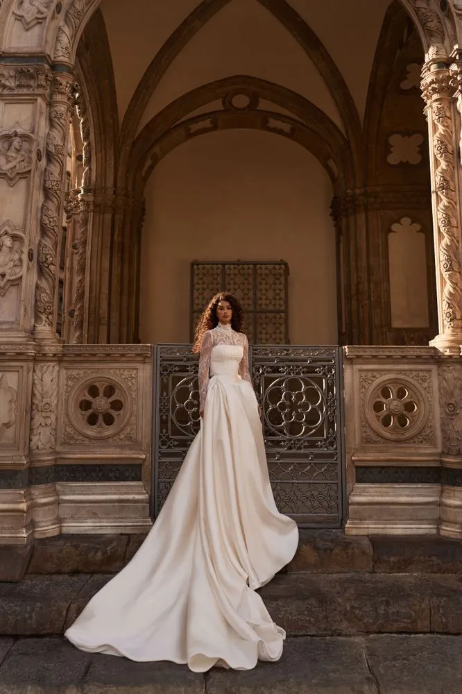 Thessara bolero accessories