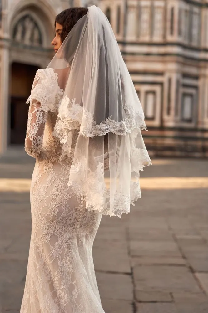 Trinelle veil accessories
