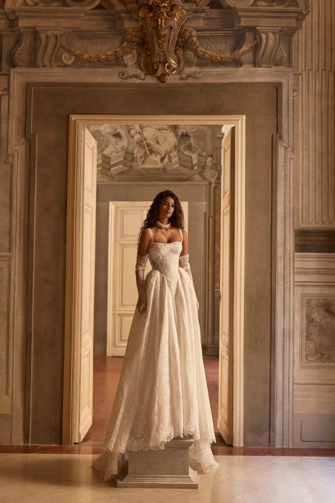 Arlisse dress