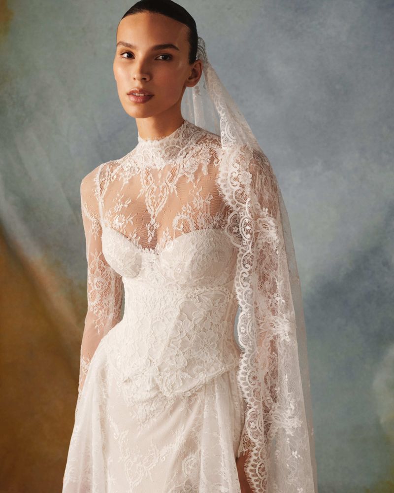 Caravellia veil accessories