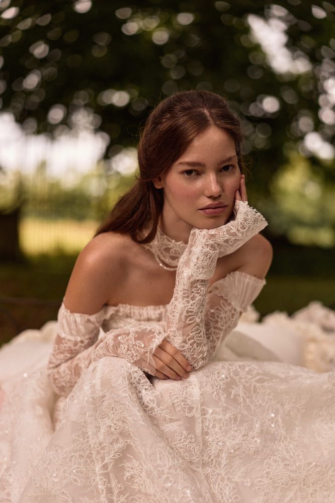 Qirelle sleeves accessories