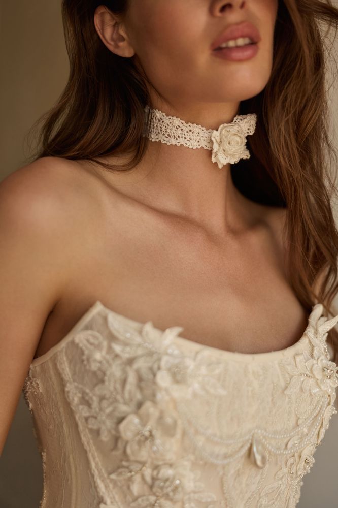 Frida choker accessories